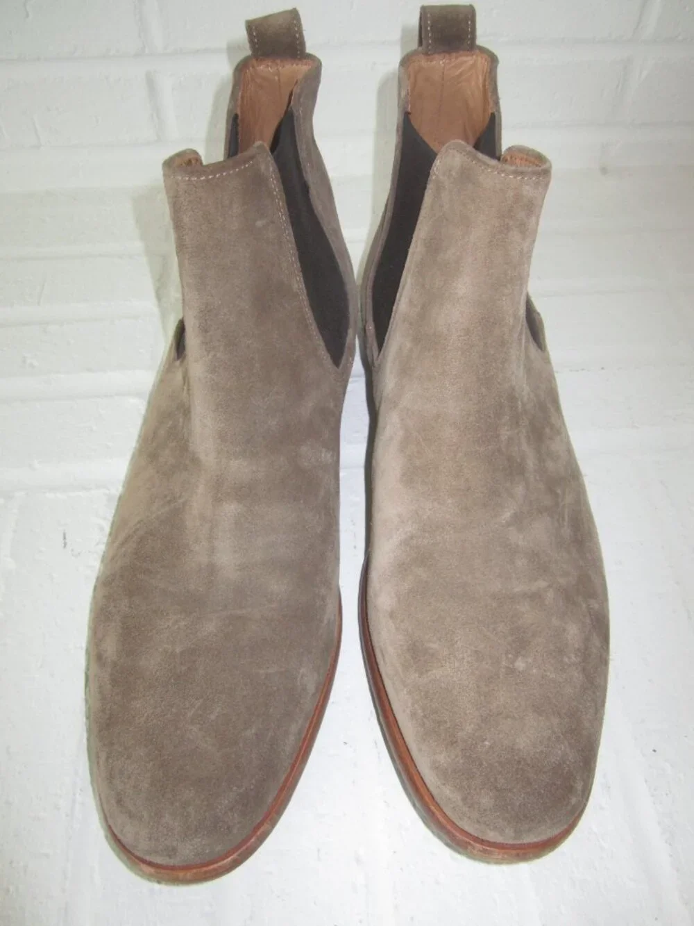 VINCE Suede Chelsea Boots Men’s 8 M EU 41